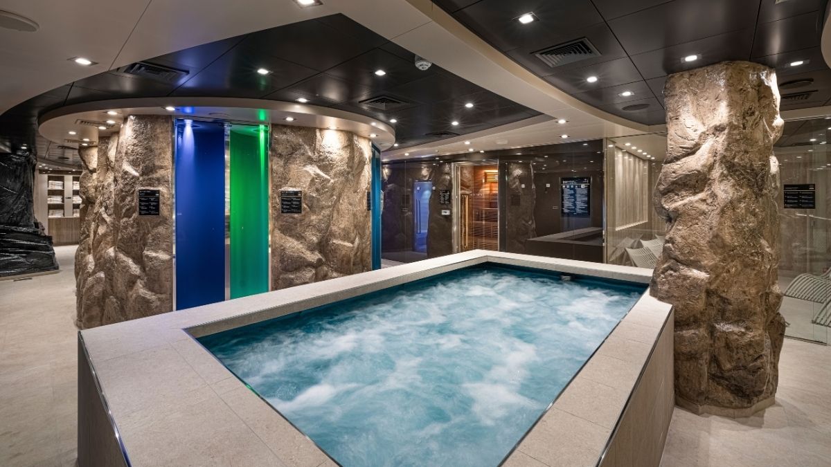 A photo of the spa on the MSC Euribia, showing a large square hot tub.