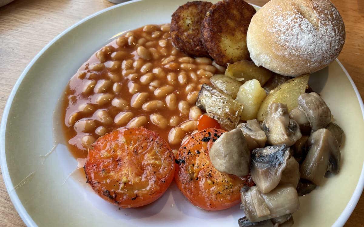 12 Reasons Why You Should Eat at the Cruise Buffet Instead of the Dining Room