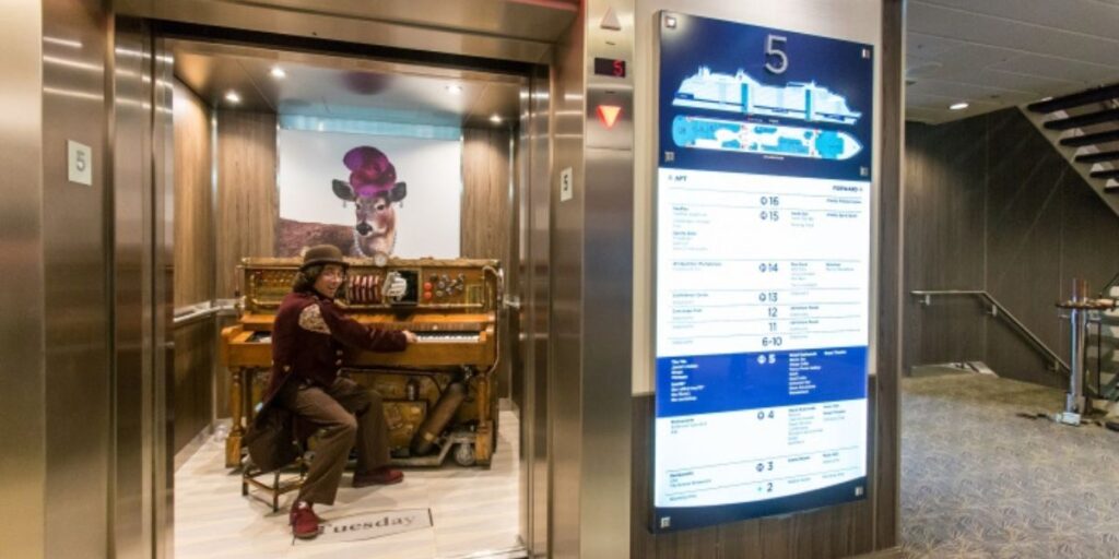 A performer photographed using the cruise elevator on the fifth floor
